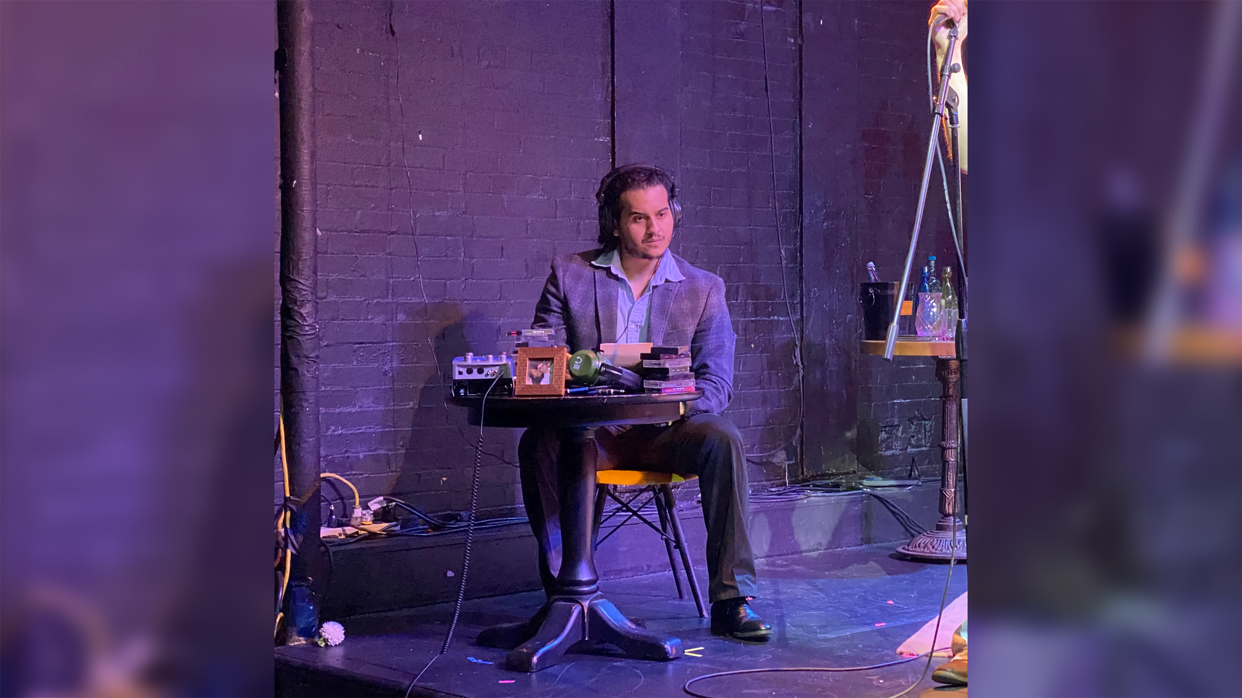 Julio Batista performing